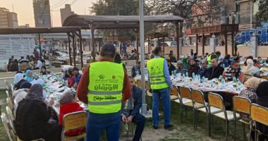 محافظ سوهاج يشارك بمائدة إفطار جماعى بمشاركة 2500 مواطن من ذوى الهمم