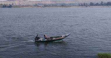 بيسلوا صيامهم.. شاهد مراكب صيد الأسماك فى نيل المنيا (فيديو)
