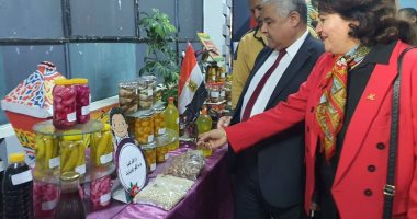 تعليم الأقصر تفتح معرض أهلا رمضان لمنتجات التربية الزراعية بالمدارس.. صور