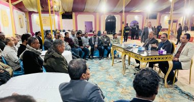 محافظ قنا يشارك في الإفطار الجماعي للعاملين بالوحدة المحلية لمركز ومدينة الوقف