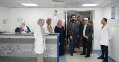 رئيس الهيئة العامة للتأمين الصحى يتفقد مستشفى المنيا فى زيارة مفاجئة رئيس الهيئة العامة للتأمين الصحي خلال الزيارة