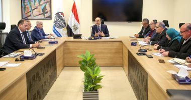 وزير قطاع الأعمال: الشركات الكيماوية تنفذ مشروعات لزيادة الإنتاج والصادرات