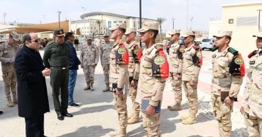 الرئيس السيسى يتفقد الأكاديمية العسكرية ويؤدى صلاة الجمعة مع أبنائه الطلاب.. الرئيس يوجه الشكر للشعب المصري على وحدته واصطفافه بقوة خلف القيادة السياسية.. ويؤكد: السلام هو خيار مصر والدول العربية