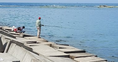 أحلى فسحة على كورنيش الإسكندرية وصيد السنارة قبل الإفطار.. فيديو وصور