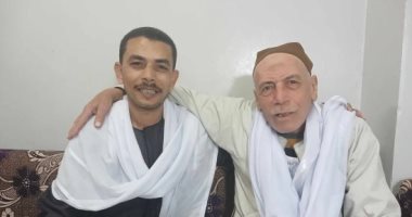 "اصحى يا نايم وحد الدايم".. حكاية الريس محمود أقدم مسحراتى فى الشرقية.. الأبناء والأحفاد من حملة المؤهلات العليا يمارسون المهنة بالوراثة.. ويؤكد: جزء من تراثنا الشعبى وأول يوم سحور فرحته بنشوفها فى عيون الأطفال