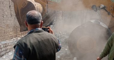 إزالة 20 حالة تعد على أراضي زراعية وأملاك دولة بمركزي أسيوط وصدفا