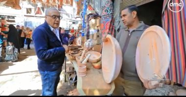 منتجات خشبية في منتهى الجمال.. اعرف أسرار الصنعة فى "باب رزق".. فيديو