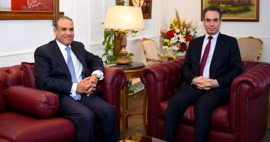 وزير الخارجية يلتقى مع رئيسى المجلس الأعلى للإعلام والهيئة الوطنية للإعلام جانب من اللقاء