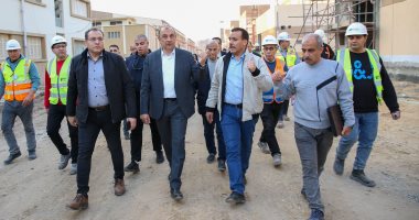 وزير قطاع الأعمال العام يتفقد مصانع شركة مصر للغزل والنسيج بالمحلة الكبرى