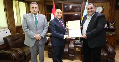 محافظ كفر الشيخ يكرم كوادر طبية حصدوا المركز الأول فى مبادرة رعاية