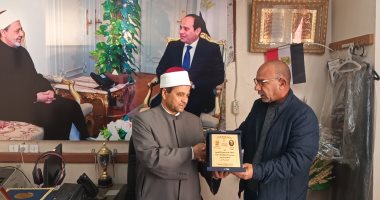 المنطقة الأزهرية بالإسماعيلية تكرم الزميل صبرى غانم