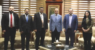 محافظ المنيا يستقبل وفد المكتب الفني للبابا تواضروس الثاني للتهنئة بشهر رمضان جانب من اللقاء