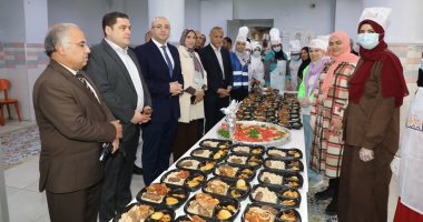 محافظ بنى سويف يتفقد مبادرة فرع المجلس القومى للمرأة "مطبخ المصرية"