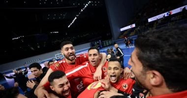 الحلم نيوز : 
                                            الأهلي يهزم إيسترن ويتأهل لمواجهة الاتحاد السكندرى فى نصف نهائي كأس مصر للطائرة
                                        