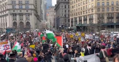 الصحف العالمية: جماعة صهيونية أمريكية مسلحة تهدد الطلاب الداعمين لفلسطين بالترحيل.. فصل مئات من تلاميذ بريطانيا للاعتداء على معلميهم.. مظاهرات فى 85 مدينة إسبانية دعما لغزة والتنديد بالمجازر الإسرائيلية