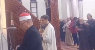 شاهد.. دعاء القنوت بالليلة الـ 14 من مسجد سيدي طلحة بكفر الشيخ.. فيديو