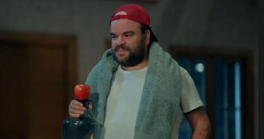 مسلسل الكابتن الحلقة 14.. حسام يواجه عقبة تحول دون تحقيق مطلب شاكر الطويل