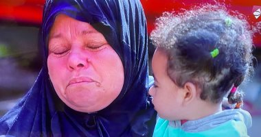 عمرو الليثى يجبر بخاطر بائعة خضار ويهديها 7 آلاف جنيه ببرنامج "أجمل ناس"