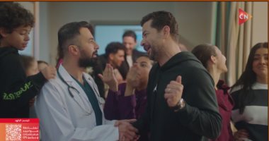 مسلسل كامل العدد 3.. الفنان أحمد حاتم يتعجب من حضور عائلة دينا الشربيني لغرفة المريضة