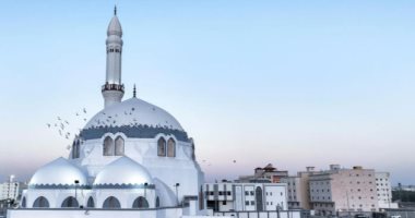 مكان أول صلاة جمعة يقيمها الرسول.. ماذا تعرف عن مسجد الجمعة بالمدينة؟