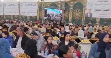 أكبر مائدة إفطار فى إمبابة.. 10 آلاف وجبة تجمع الصائمين من مسلمين ومسيحيين مائدة إفطار أرض الترسانة في إمبابة