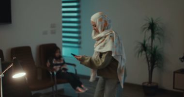 مسلسل الشرنقة حلقة 15.. سلمى تطعن أحد خاطفيها وتتصل بحازم