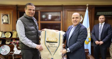 وزير الزراعة ومحافظ كفرالشيخ يناقشان الملفات الزراعية لدعم المزارعين.. صور