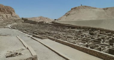 دير المدينة أقدم موقع لمدينة عمالية في تاريخ مصر..أعاد بناءه الملك تحتمس الثالث بعد تعرضه لحريق هائل