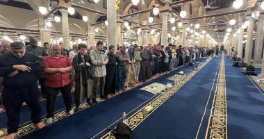 الجامع الأزهر يقيم التراويح بحضور آلاف المصلين فى الليلة السادسة عشرة من رمضان