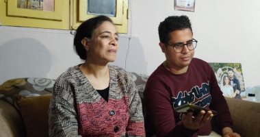 الأم المثالية في الغربية لـ"اليوم السابع" : أصيب زوجي بالسكر والفشل الكلوي وتوفي وترك لى طفلين.. عملت على تربيتهما حتى أصبحا صيدلانية وطبيب.. أعمل خياطة لزيادة دخلي.. وتؤكد: فخورة باختياري الأم المثالية.. صور