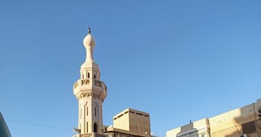 مسجد أحمد يحيى باشا.. تحفة معمارية على أرض الإسكندرية.. ينسب إلى شخصية سياسية من أعلام حزب الوفد وأحد أهم تجار القطن.. أسسه ليكون مسجدا ومدفنا ومدرسة.. ويخضع للآثار وبنى على النسق المملوكى سنة 1920