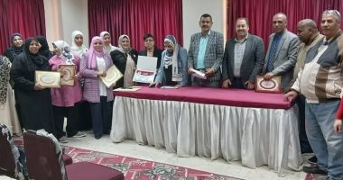 تعليم سوهاج تكرّم عددا من المعلمات احتفالا باليوم العالمي للمرأة