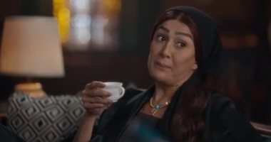 شباب امرأة الحلقة 3.. غادة عبد الرازق تطلب من خادمتها معرفة حظها فى الأبراج