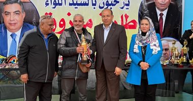 رئيس جامعة المنصورة يُكرّم الفائزين فى دورة الجامعة الرمضانية جانب من التكريم