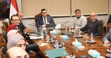 وزير الإسكان يتابع موقف مشروعات الطرق وتطوير الكورنيش بمحافظة الإسكندرية