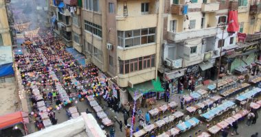 تجهيز أكبر مائدة إفطار لــ 15 ألف صائم في الإسكندرية.. فيديو