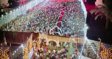  30 رحلة عمرة للأوائل.. وزفة شعبية لتكريم حفظة القرآن الكريم فى قرية سقارة 