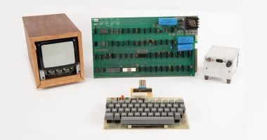 موقع الصالح : 
                                            مقابل 375 ألف دولار.. بيع جهاز كمبيوتر Apple-1 كامل الوظائف في مزاد علني
                                        