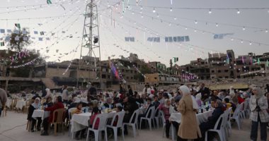 لمة رمضان.. إفطار جماعى لأهالى سوريا على أنقاض منازلهم