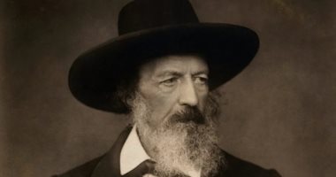 دراسة علمية تكشف عن كتابات ألفريد تينيسون الخفية