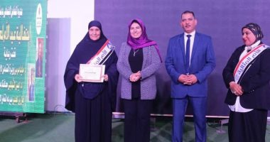 نائب المحافظ تشارك الأمهات المثاليات وأسرهن حفل الإفطار الجماعي