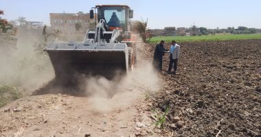 مدن البياضية وأرمنت بالأقصر تزيل حالات تعد على 232 ألف متر.. صور