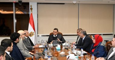 وزير الإسكان يلتقي مسئولي "منصة مصر العقارية" لاستعراض فرص التعاون