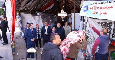 محافظ دمياط يتفقد معرض أهلا رمضان ومركز الخدمات البريدية الرئيسى بالمدينة