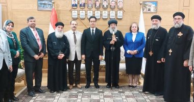 رئيس جامعة بنها يستقبل وفد من الكنيسة لتقديم التهنئة بعيد الفطر