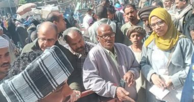 تعرف على إجراءات محافظة أسوان فى الرقابة على الأسواق ومعارض السلع.. صور لجان دورية للتفتيش على الأسواق