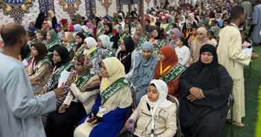 احتفالية لتكريم 500 من حفظة القرآن الكريم فى الزنيقة جنوب الأقصر.. صور