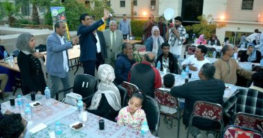 نائب محافظ الأقصر يشارك فى إفطار بحضور 300 من ذوى الهمم بمكتبة مصر العامة