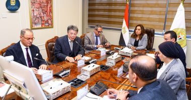 محافظ أسوان يشارك باجتماع استعداداً لافتتاح المتحف المصرى الكبير  