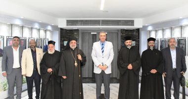 وفد من الأقباط الكاثوليك يقدم التهنئة لمحافظ أسوان بمناسبة عيد الفطر